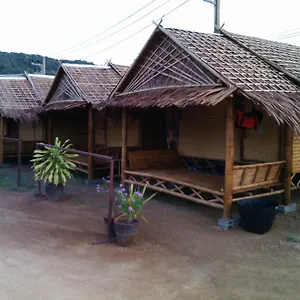 Chata Pitt, Ko Lanta